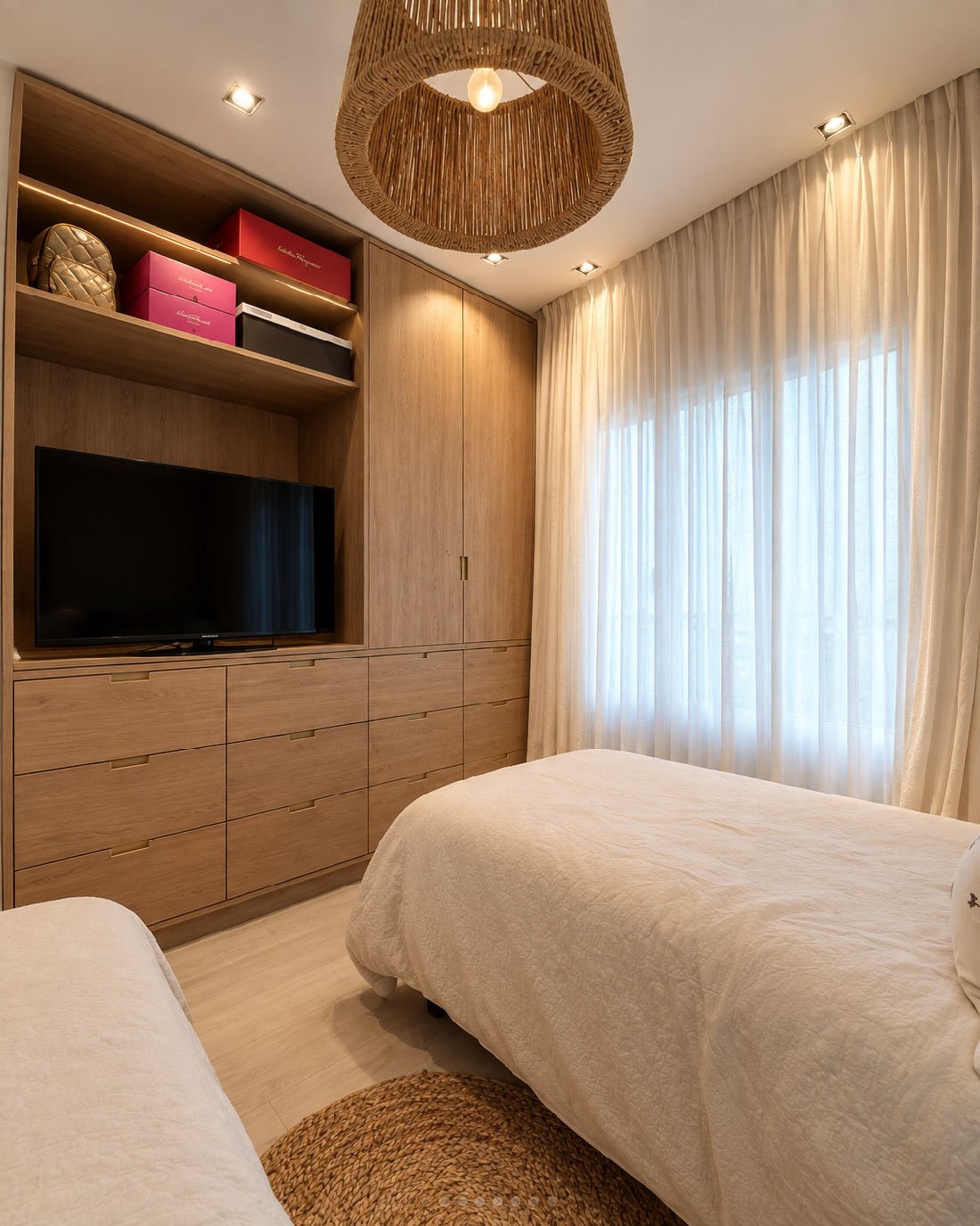 Modelo Agatha: placard con módulo de TV a medida